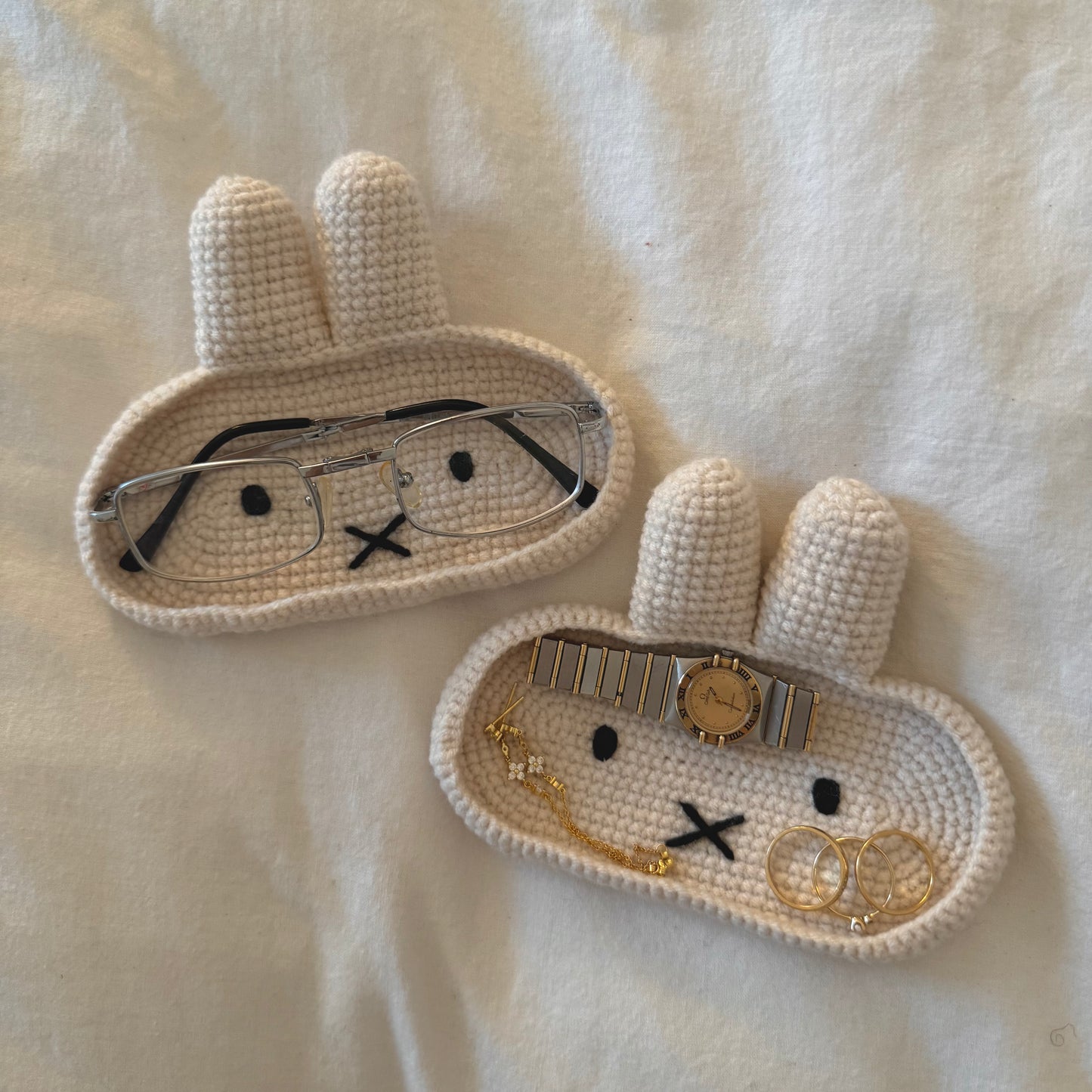 BUNNY GLASSES HOLDER