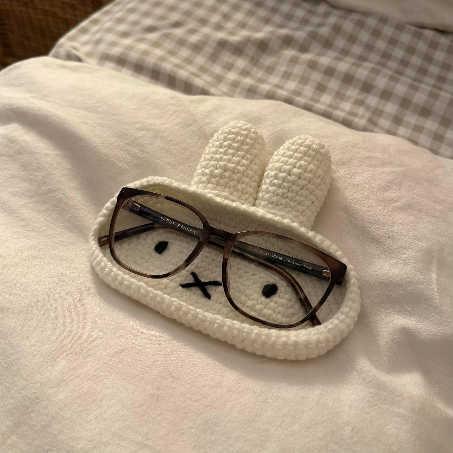 GLASSES HOLDER